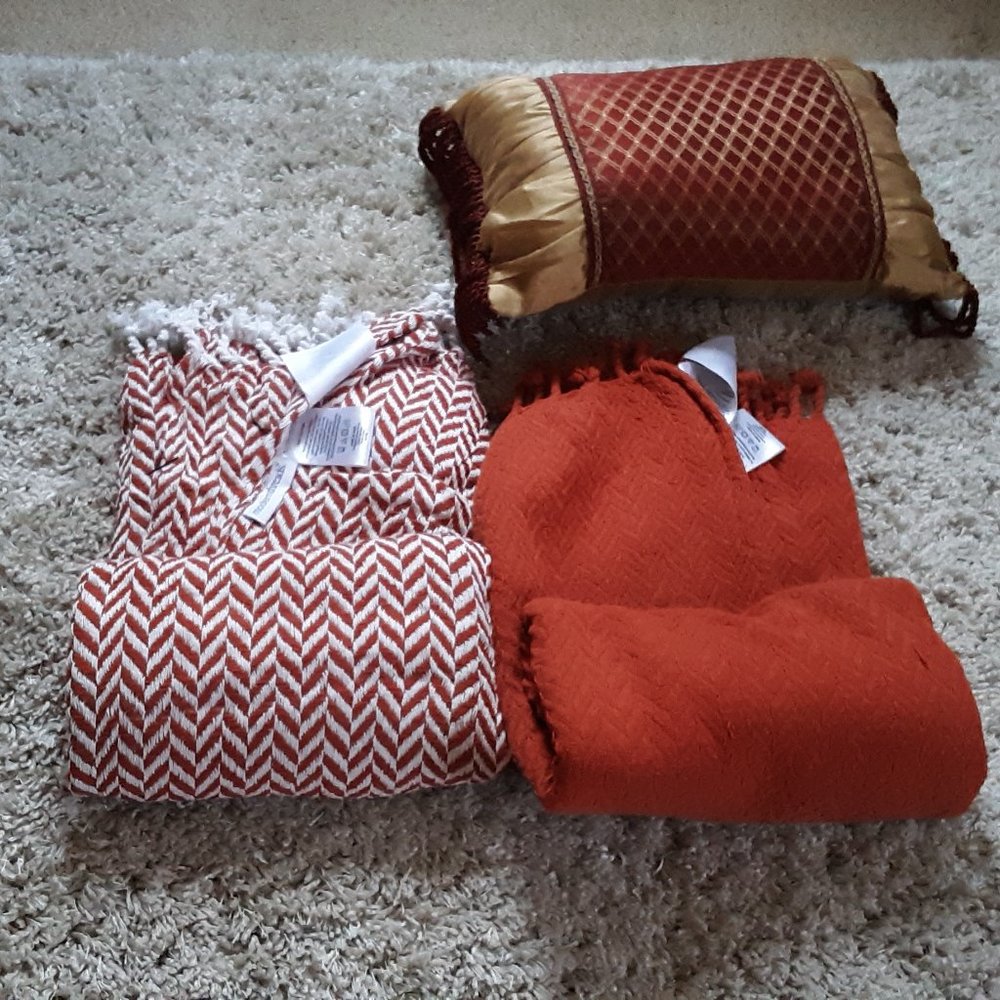 Modern Threads 2-Pack Brick 100% Cotton Throws, PLUS Throw Pillow